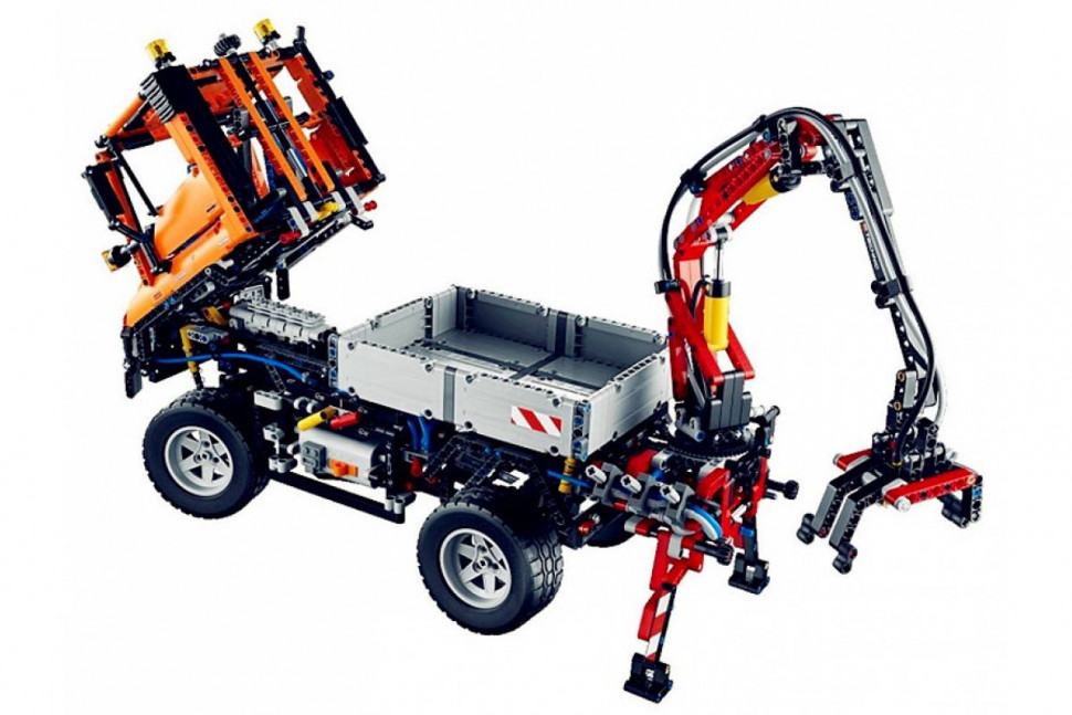 Конструктор Technic «Mercedes-Benz Unimog U400»
