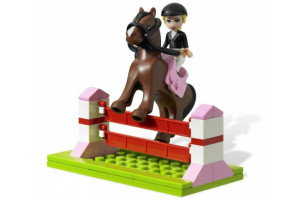 Конструктор Френдс Friends «Городские конюшни Хартлейк Сити»