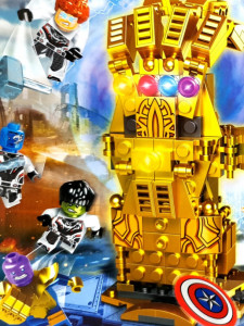 Конструктор Супер Герои - Перчатка Таноса бесконечности и 8 героев