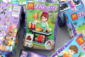 Набор 8 мини-конструкторов The Girl «Звезды поп-музыки» 8 в 1