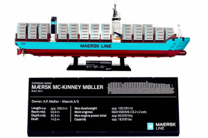 Конструктор Builerds «Контейнеровоз Маерск»