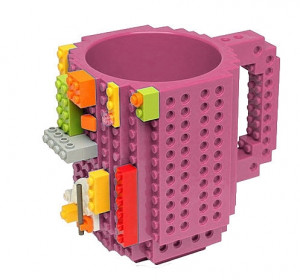 Кружка Build-on Brick Mug «Конструктор» с деталями, розовая