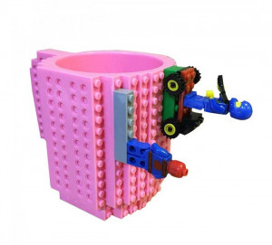 Кружка Build-on Brick Mug «Конструктор» с деталями, розовая