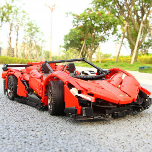 Конструктор «Гоночный автомобиль Veneno Roadster: красный» на радиоуправлении