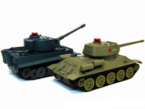 Радиоуправляемый танковый бой «T-34 и Тигр» (на аккум., свет, звук), 1:32