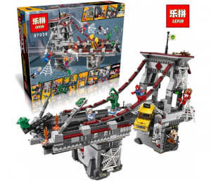 Конструктор Lepin Super Heroe «Дуэль воинов с сетями на мосту»
