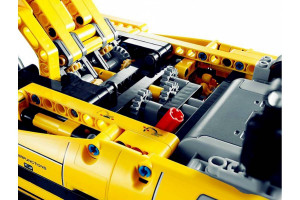 Конструктор Technic «Моторизированный экскаватор»