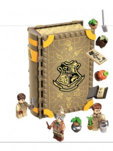 Конструктор 60008 Гарри Поттер Учеба в Хогвартсе урок травологии 249 деталей